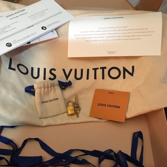 S🚫LD!!! AUTHENTIC “LIKE NEW” LOUIS VUITTON SPEEDY MONOGRAM BANDOULIÈRE 30 - Picture 15 of 15